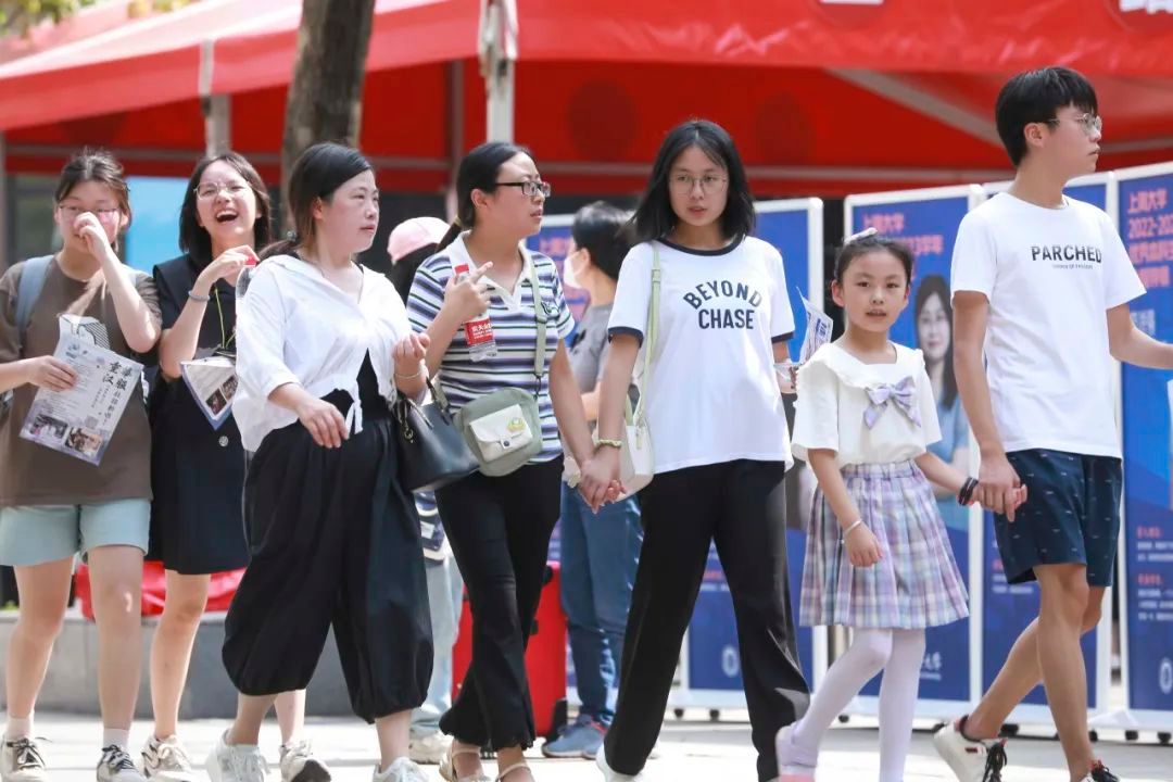 EDCE6B9EF4B11A28F0C17E3D346_4A1FC9D9_1B452