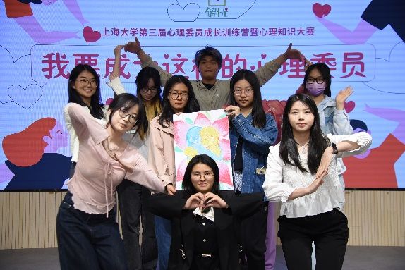 026E0C9ADA7F4D7F5D686E8BAF8_979A75F9_DA5F