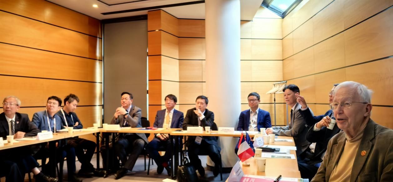 67F9EEFBE562D201D44BED3B4B9_4904AC5D_18500